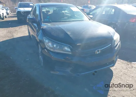 2015 Honda Accord Lx z USA, uszkodzony, nr VIN 1HGCR2F30FA078248